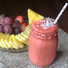 A picture of *EASY* Fruity Super Smoothie w/ seamoss.