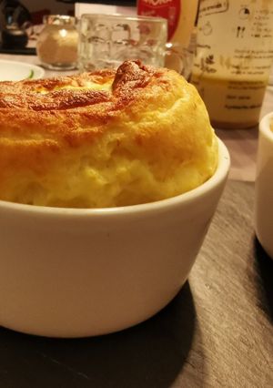 Une photo de Soufflé au fromage à l'air fryer