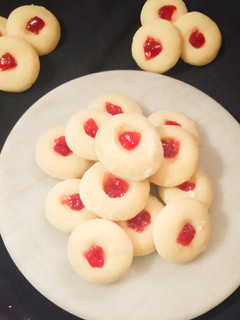 A picture of Jam Cookies.