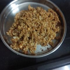 A picture of Puliyogare rice.