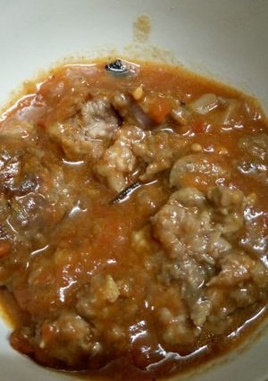 A picture of Meatballs in stew.