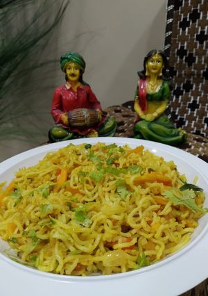 મેગી રાઈસ પુલાવ(Maggi rice pulaav recipe in Gujarati) રેસીપી મુખ્ય ફોટો