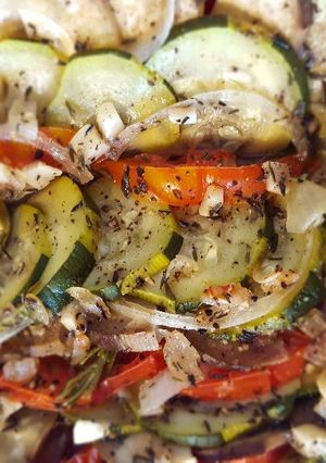 Une photo de Tian aux légumes d'été