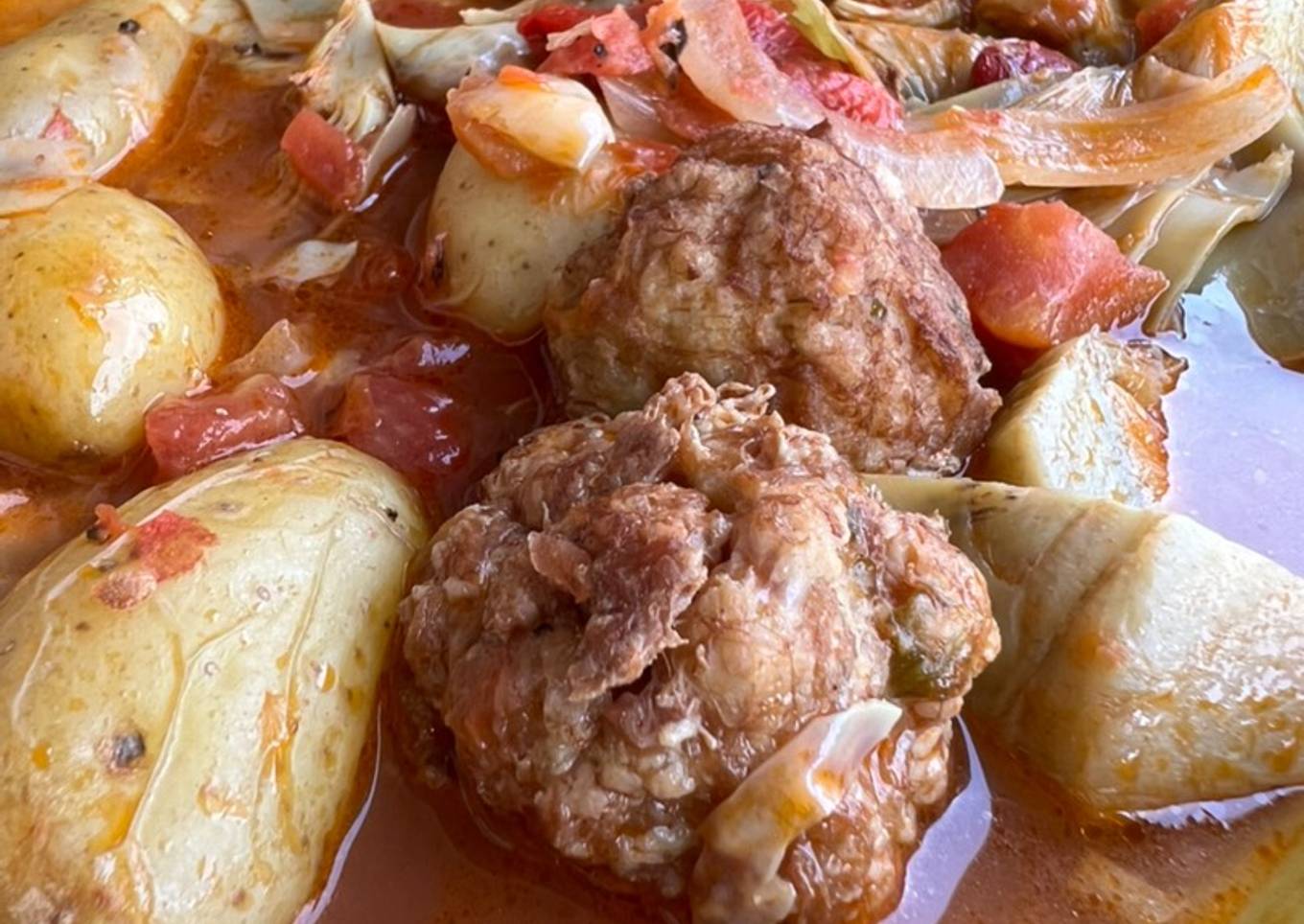 Guiso de albóndigas de bacalao