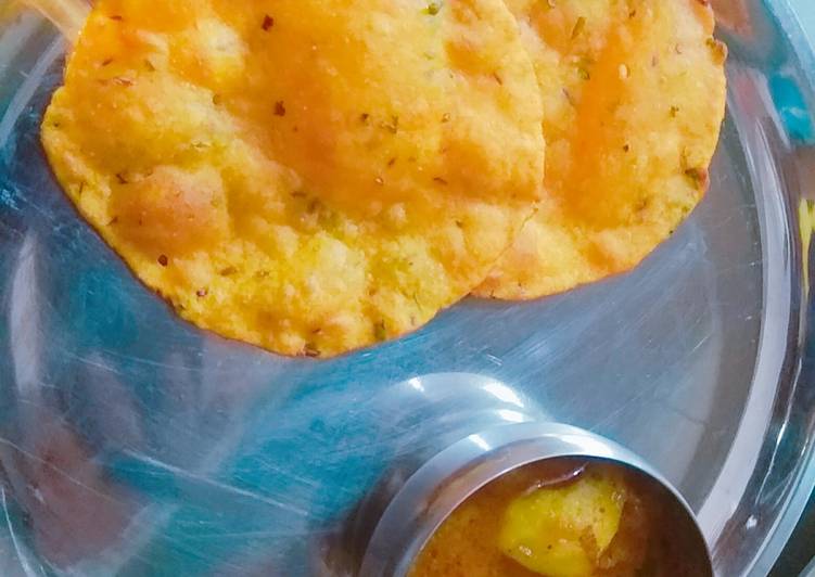 Get Lunch of Potato puri with potato curry