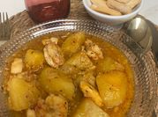 Una foto de rape en salsa de almendra