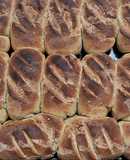 Pan de semillas con sal de albahaca