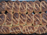 Pan de semillas con sal de albahaca