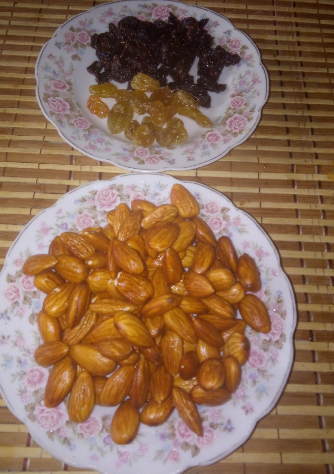 Una foto de Leche de almendras con pasas