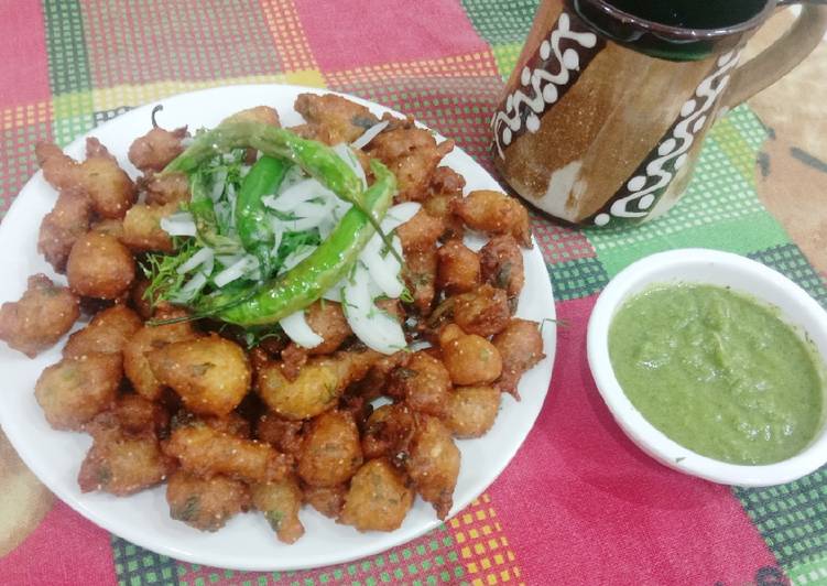 Recipe of Super Quick Homemade Moong Dal pakoda