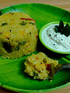 கோதுமை ரவா கிச்சடி (Kothumai ravai kichadi recipe in tamil) செய்முறை முக்கிய புகைப்படம்