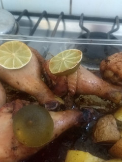 Una foto de Pollo al horno con especias