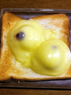 A picture of Cheesy Mochi Ice Cream Toast.