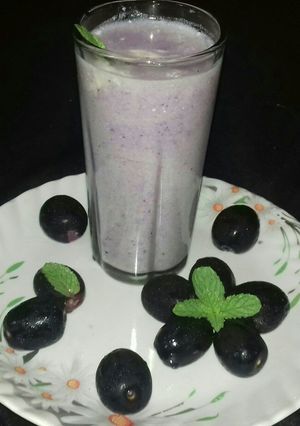 A picture of Blueberry smoothie.