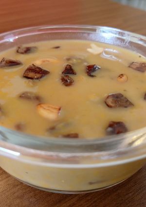 A picture of Parippu pradhaman / Chana dal payasam.