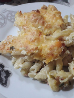 Una foto de Macarrones con bechamel y queso gratinados