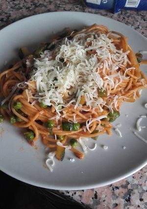 Foto principal de Espaguetis integrales con verdura y queso