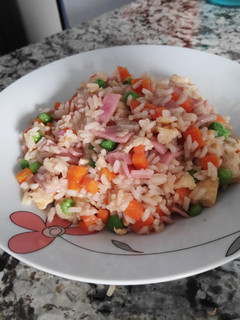 Una foto de Arroz tres delicias