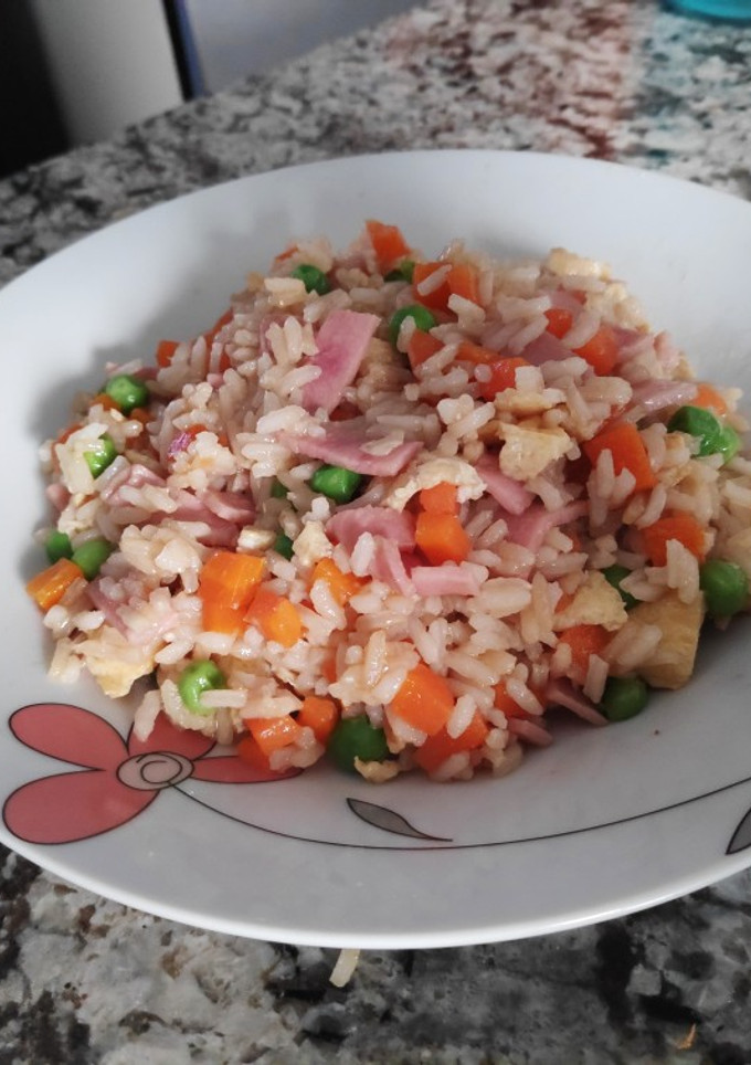 Una foto de Arroz tres delicias