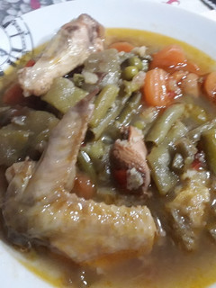 Una foto de Menestra de verduras con pollo
