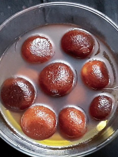 काला जामुन (kala jamun recipe in hindi) रेसिपी मुख्य फोटो