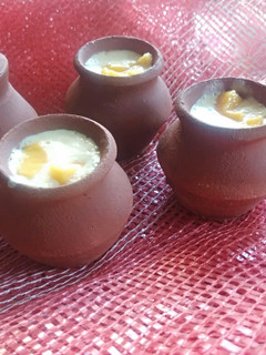 મેંગો મલાઈ લસ્સી (Mango malai lassi recipe in gujrati) રેસીપી મુખ્ય ફોટો