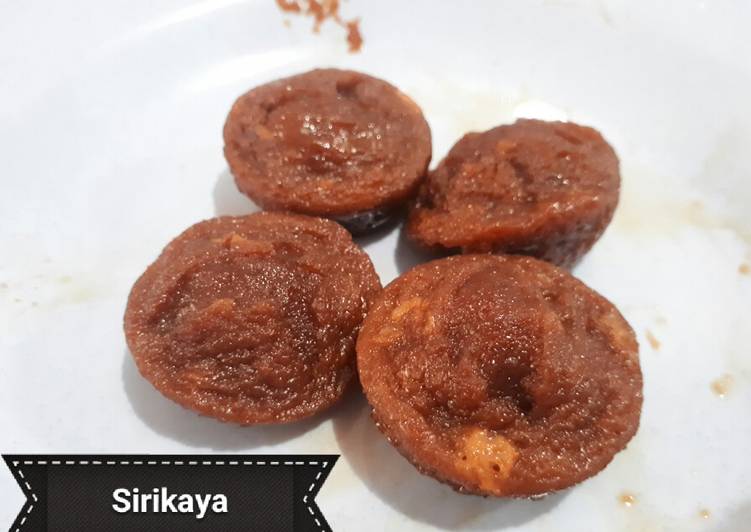 Sirikaya (kue khas kota Makassar)