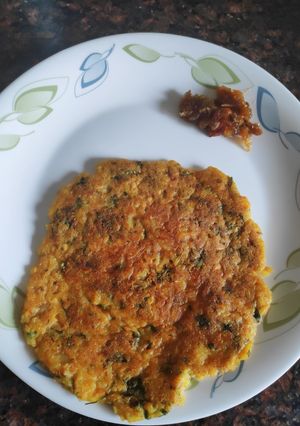 A picture of Leftover khichdi chilla.