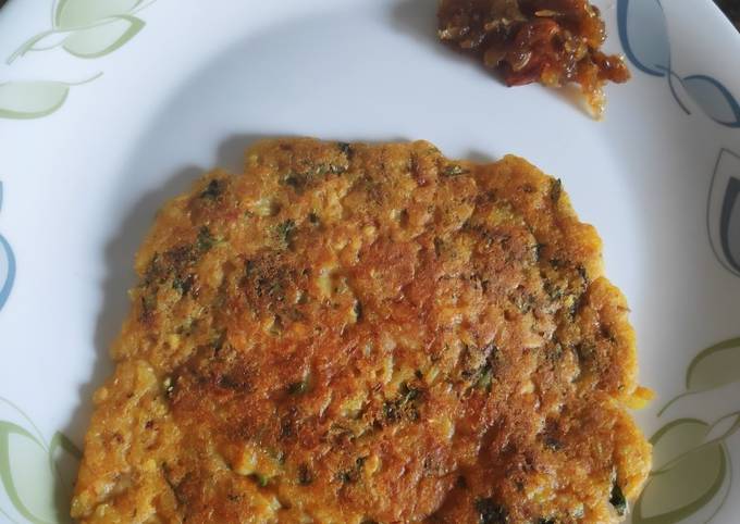 Leftover khichdi chilla