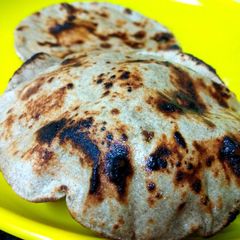 A picture of Bajre ki roti.