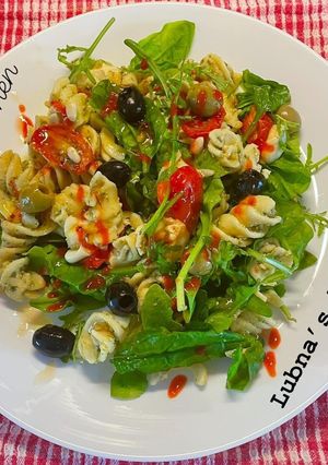 A picture of Easy Tomato and Spinach Pasta:.