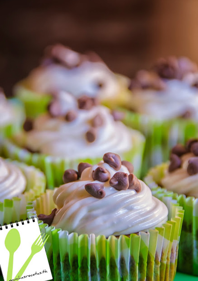 Una foto de Cupcakes de cholocate con crema de mascarpone