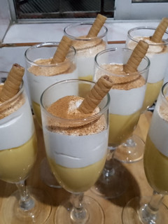 Una foto de Suspiro limeño
