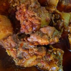 A picture of Chicken curry.