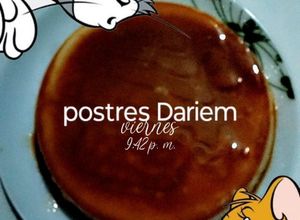Una foto de Flan de 3 quesos