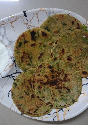ब्रोकोली पराठा रेसिपी मुख्य फोटो