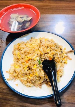 肉絲炒飯與蛤蜊湯 的食譜成品照片