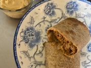 Una foto de burritos con lechuga