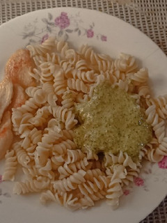 Una foto de Tallarines al pesto