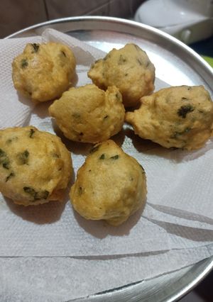 मेदू वड़ा (Mendu Vada recipe in Hindi) रेसिपी मुख्य फोटो