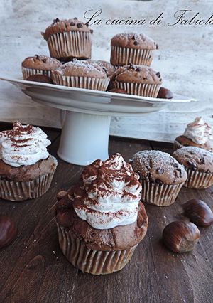 Foto di Muffin castagne e panna (senza burro e olio)