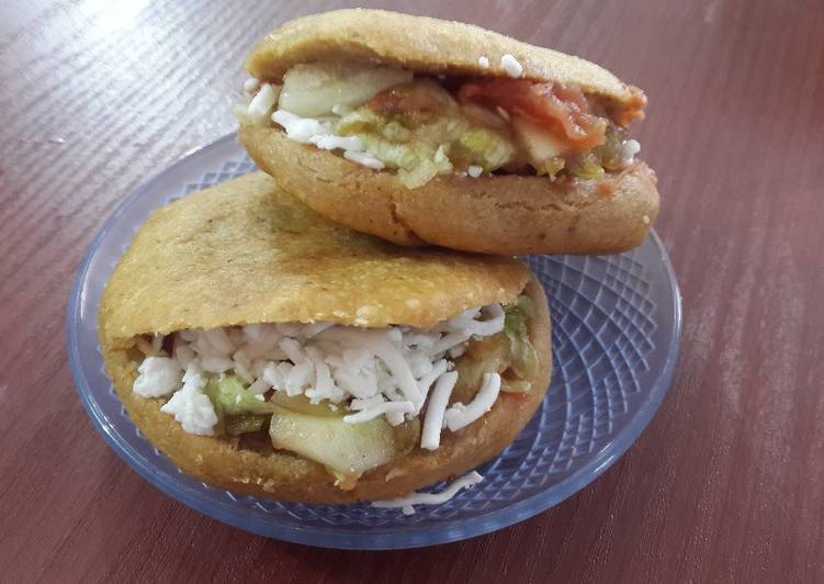 Gorditas de chicharr贸n de 10 馃崢