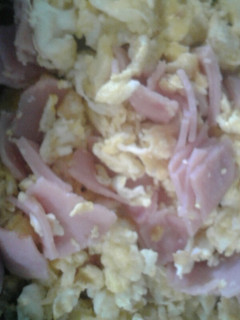 A picture of Mexican Scrambled eggs with Jamon/Ham.