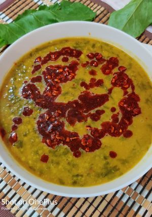 A picture of Dal palak.