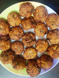 மரவள்ளி கிழங்கு வடை (Tapioca vadai) செய்முறை முக்கிய புகைப்படம்