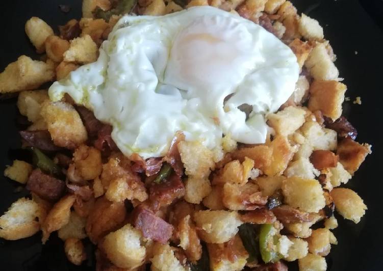 Migas extremeñas con huevo frito 🍳
