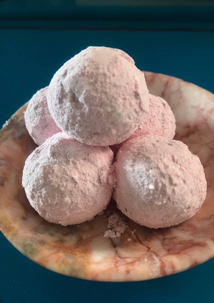 Una foto de Trufas de chocolate blanco con frambuesa