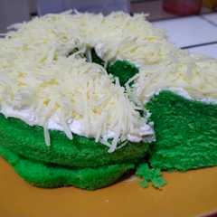 A picture of Bolu Kukus Pandan.