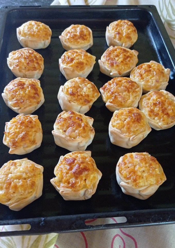 Una foto de Canastitas de jamón y queso (para bocaditos)