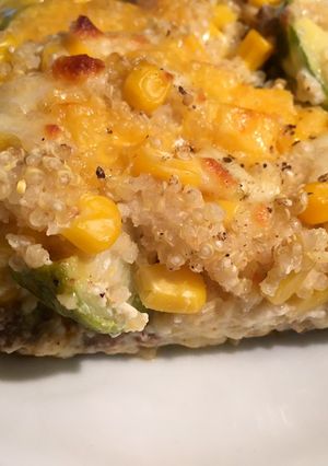 Una foto de Horneado de carne, repollitos de Bruselas y quinoa 💪🏻